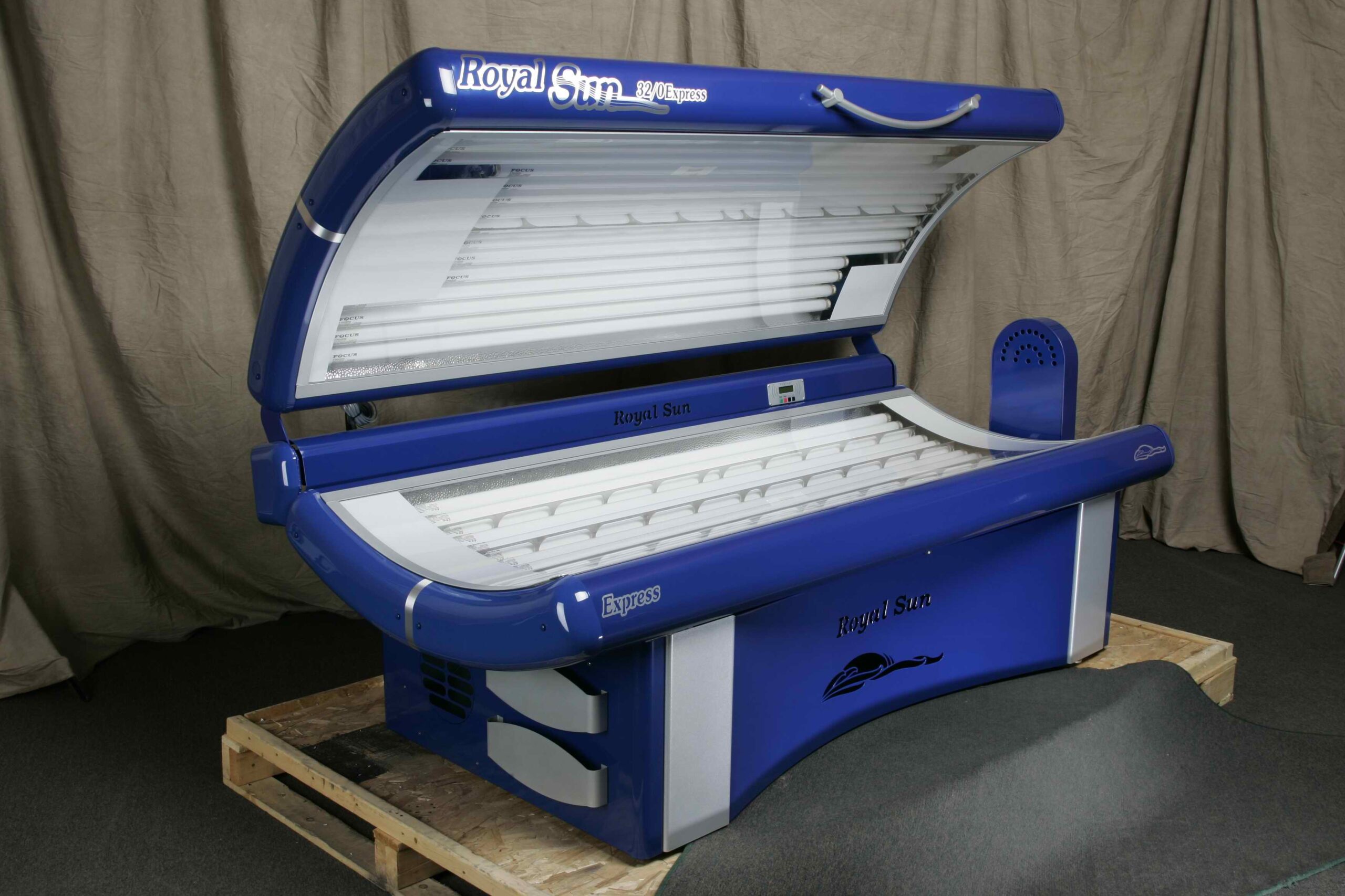 Royal Sun 30/0 Bench Acrylic